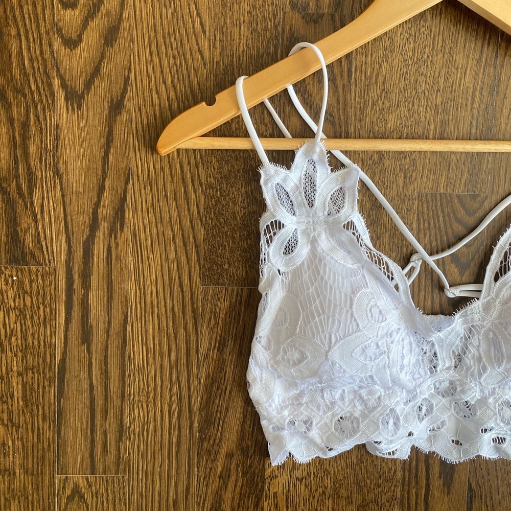 White Scallop Bralette Boho Bra - Picture 7 of 9